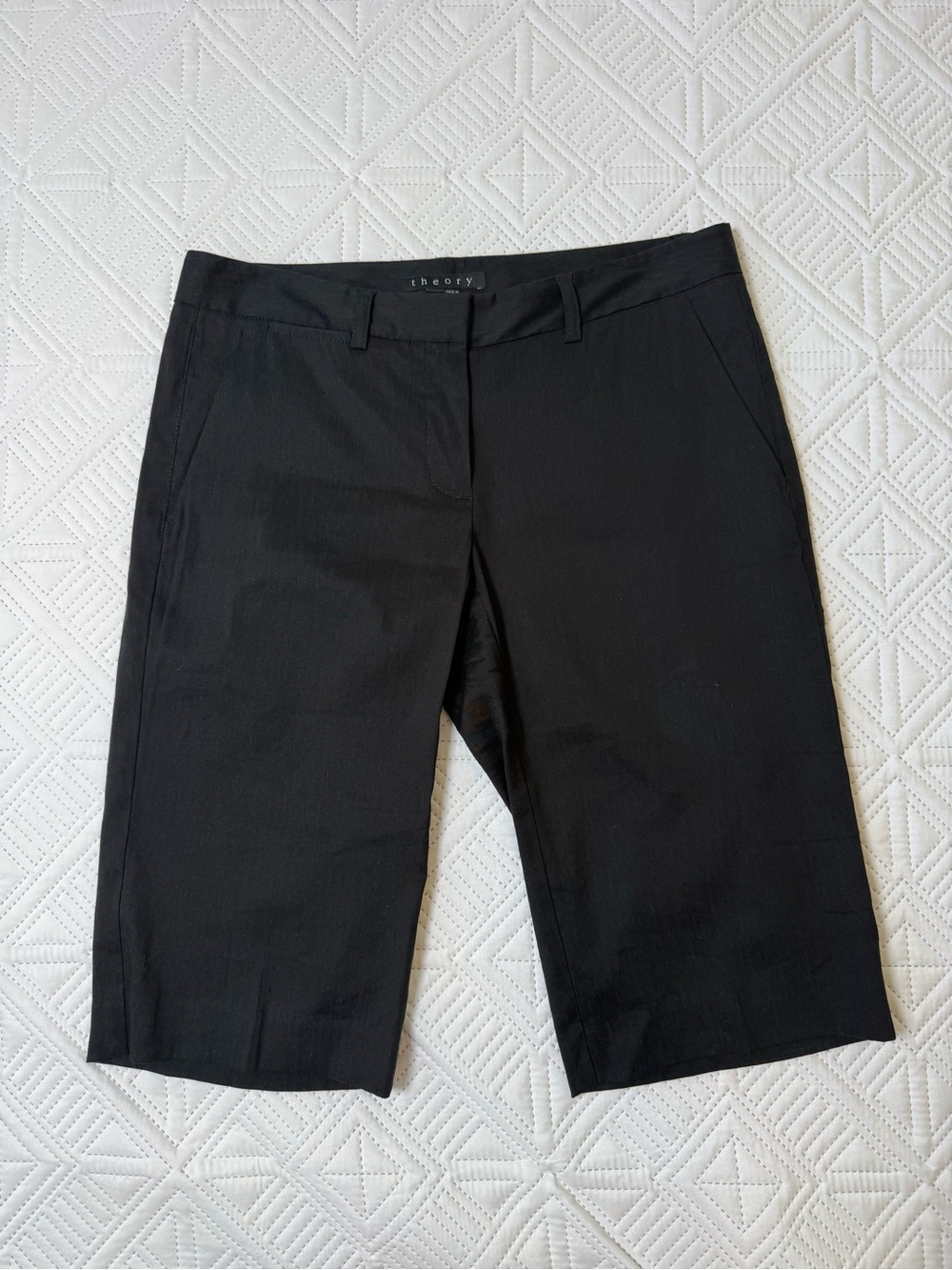 Theory Tailored Bermuda Shorts Size 4 Black